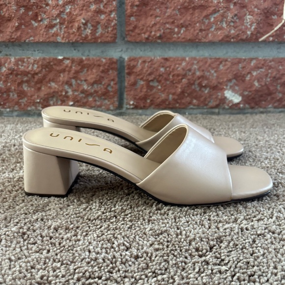Unisa Women's Cream heeled Sandals - Picture 3 of 6